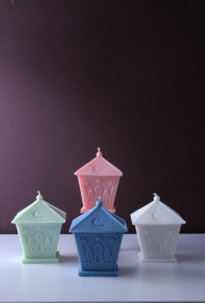 Crescent lantern - Image 1